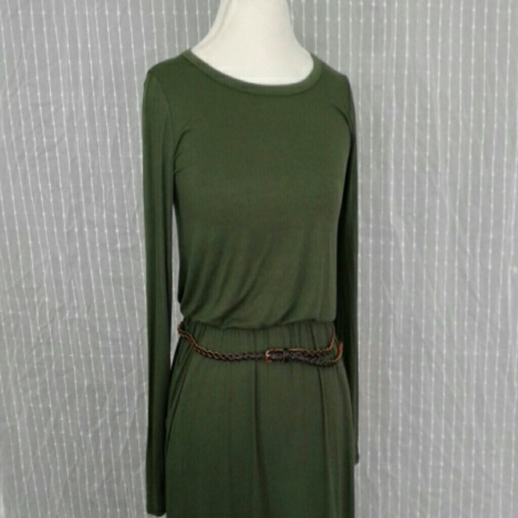 twenty second Dresses & Skirts - Stunning green dress with stylish brown belt